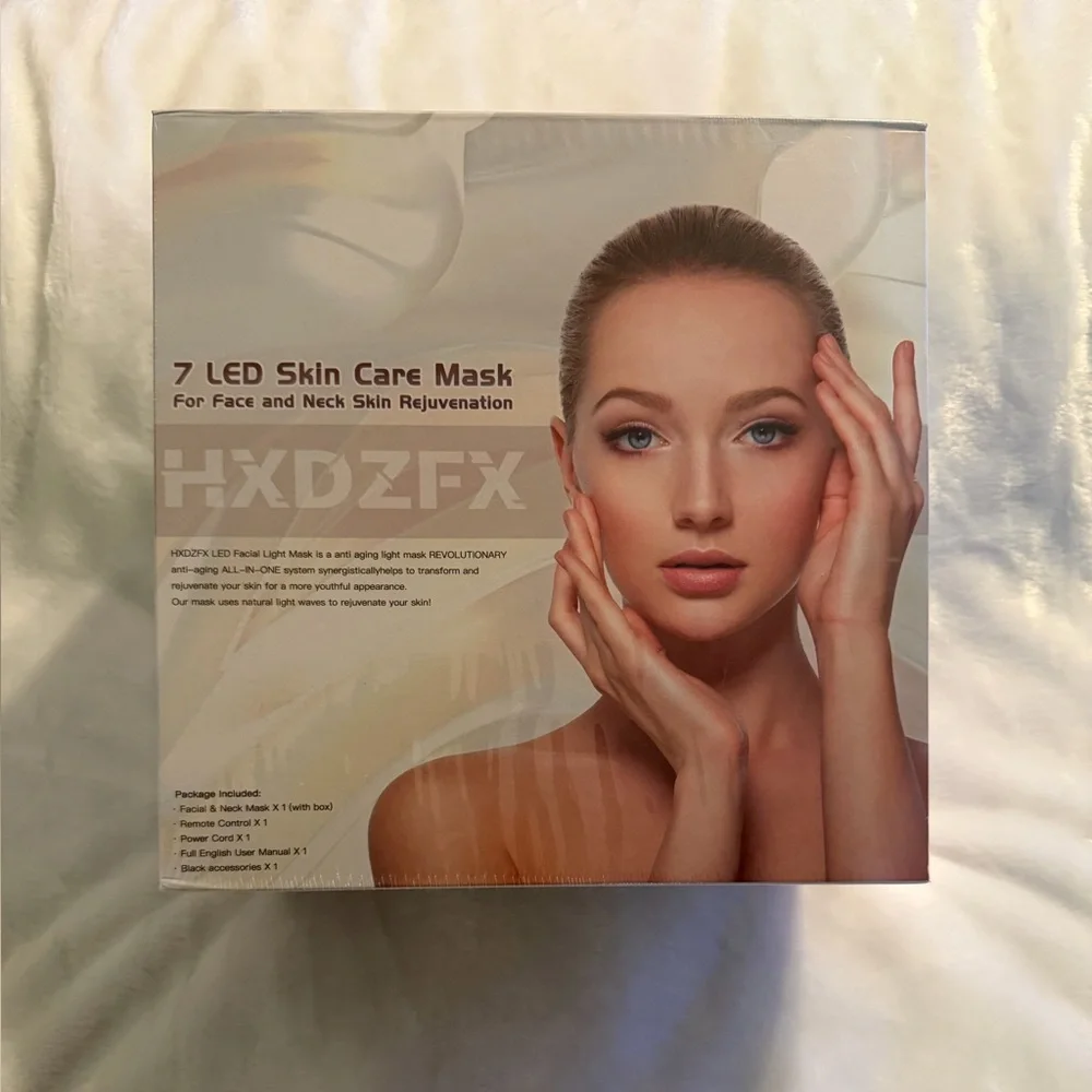 Gold LED Facial Mask - Picture 3 of 9